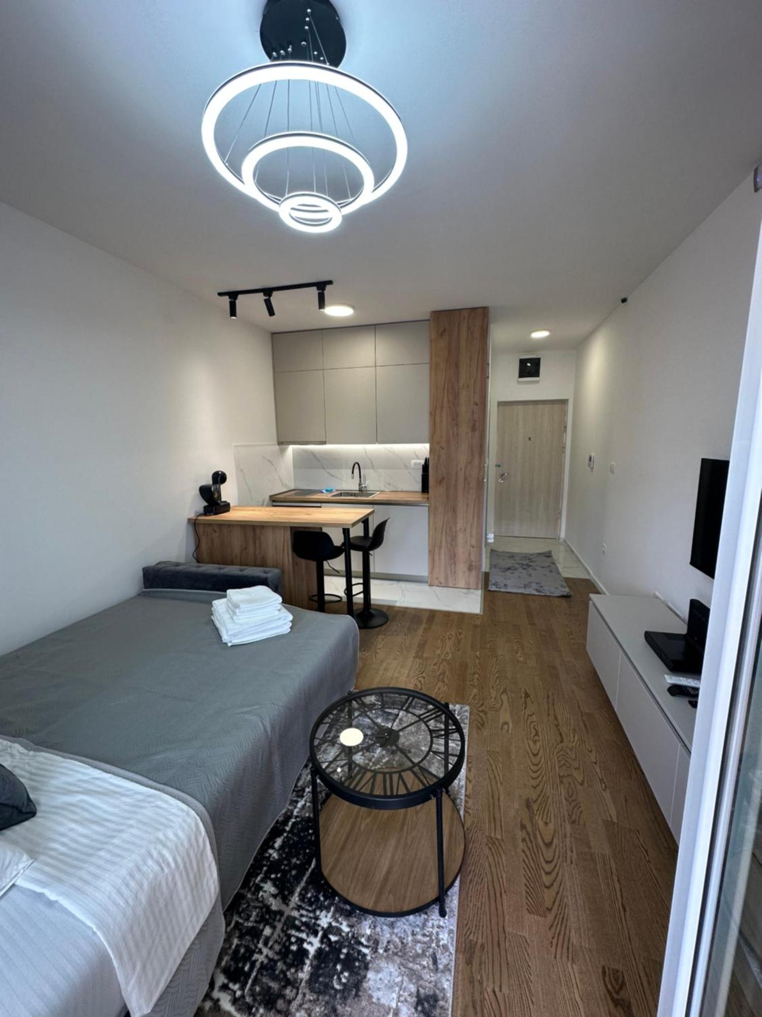 Luxury Apartments D&B Podgorica Bagian luar foto
