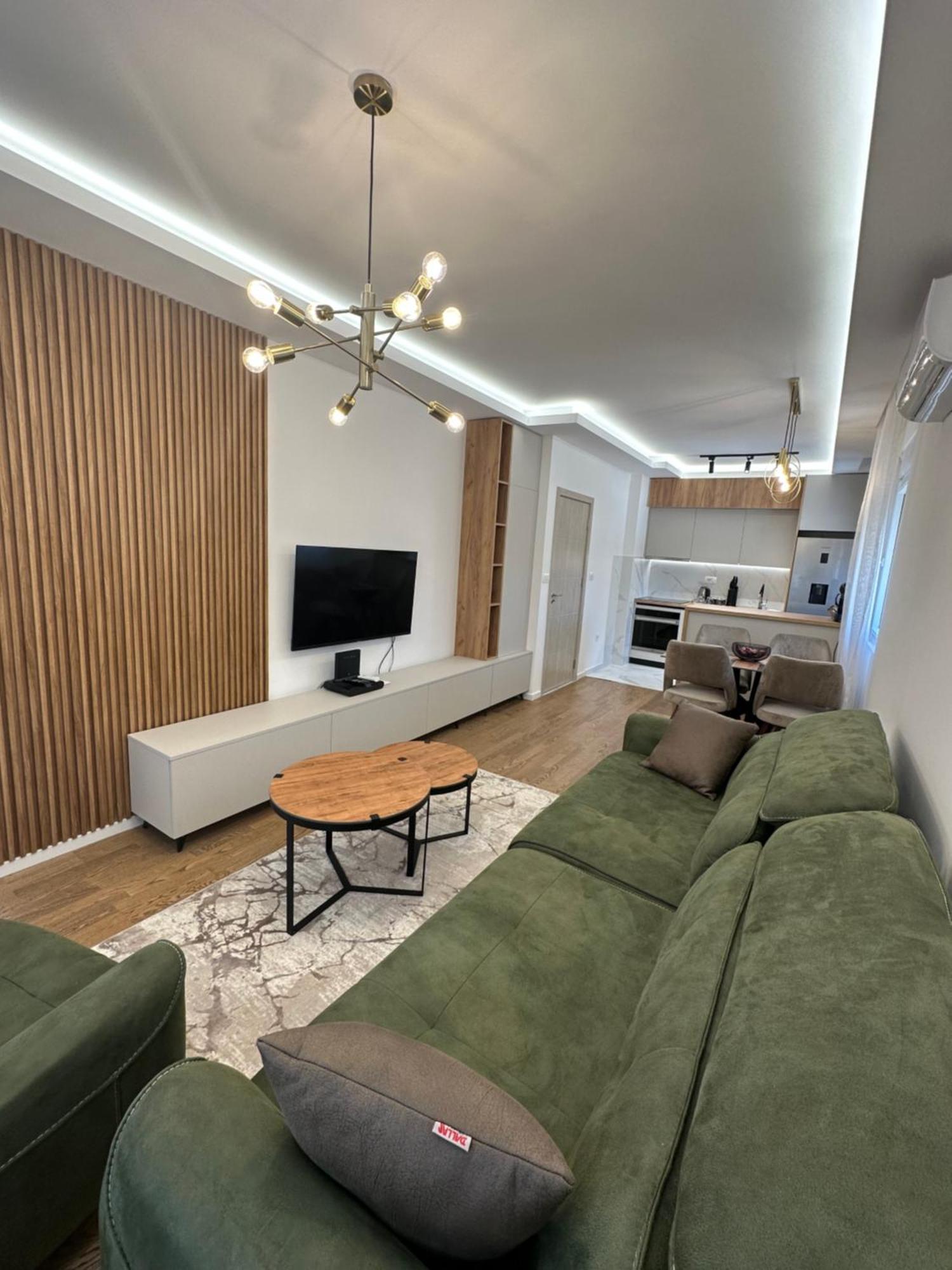 Luxury Apartments D&B Podgorica Bagian luar foto